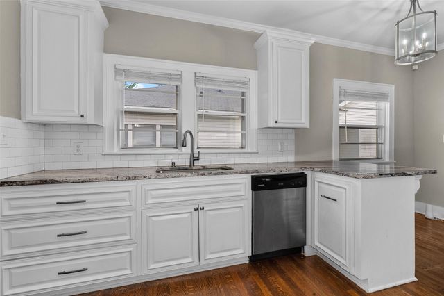 3864 Fairfield Avenue, Shreveport, LA 71106