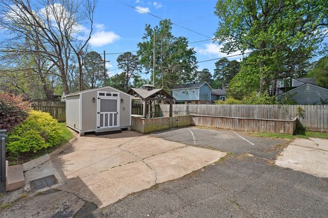 3864 Fairfield Avenue, Shreveport, LA 71106