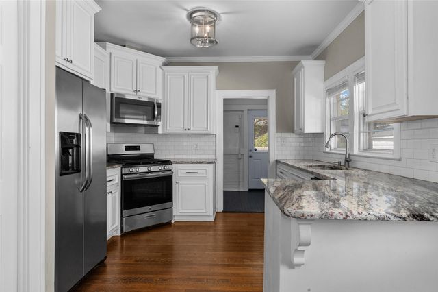 3864 Fairfield Avenue, Shreveport, LA 71106