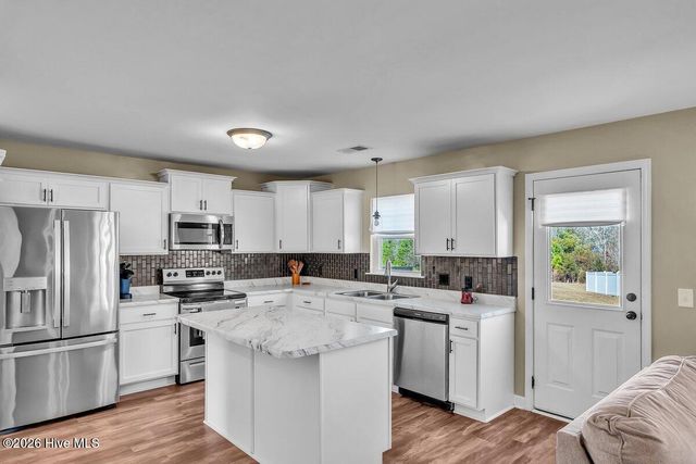 218 Purple Martin Drive, Hubert, NC 28539