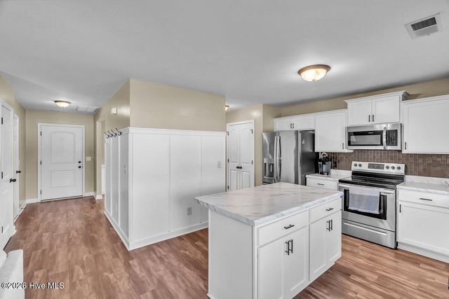 218 Purple Martin Drive, Hubert, NC 28539