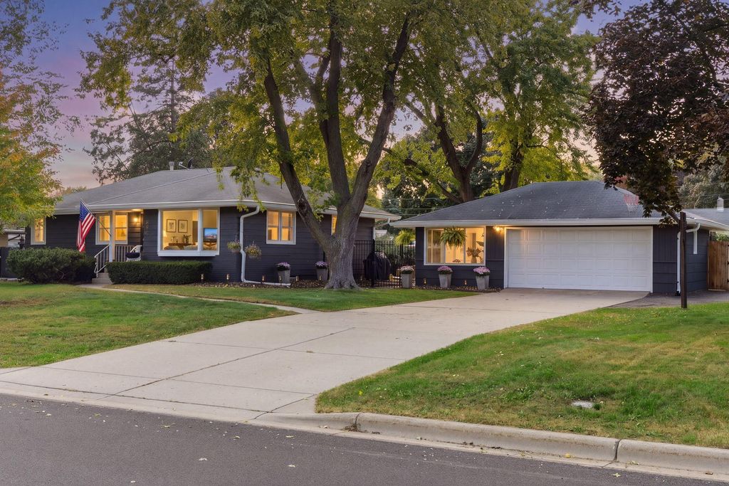 8840 Bloomington Avenue S, Bloomington, MN 55425 — exterior