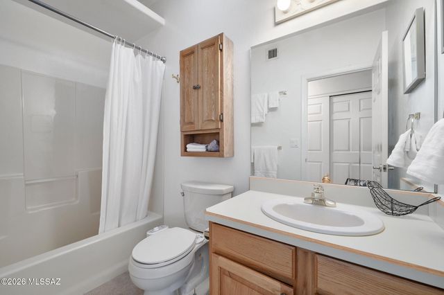 140 E Paseo De Golf, Green Valley, AZ 85614