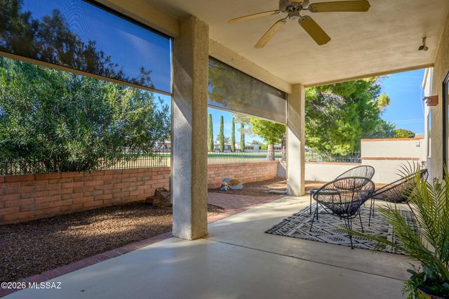 140 E Paseo De Golf, Green Valley, AZ 85614