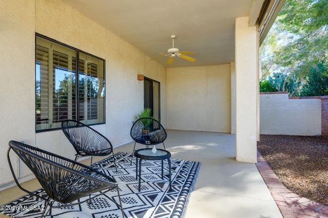 140 E Paseo De Golf, Green Valley, AZ 85614