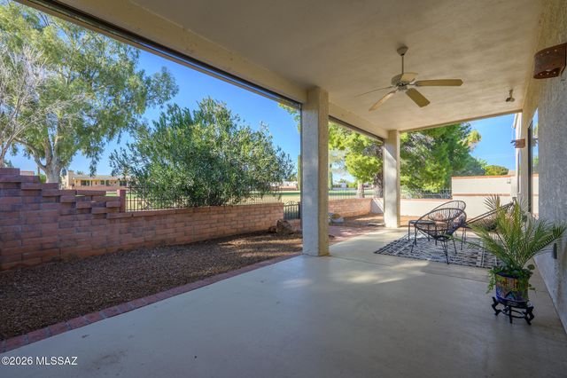 140 E Paseo De Golf, Green Valley, AZ 85614