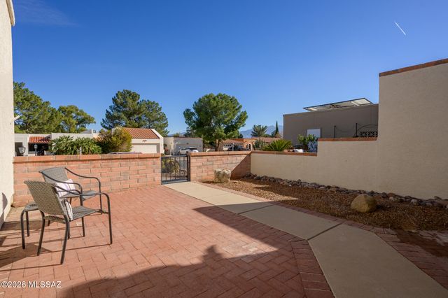 140 E Paseo De Golf, Green Valley, AZ 85614