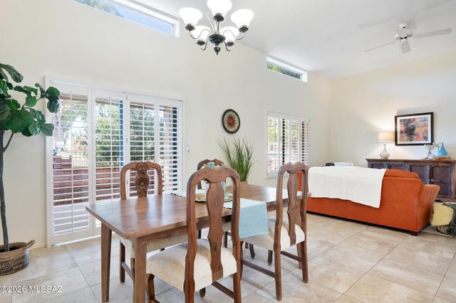 140 E Paseo De Golf, Green Valley, AZ 85614