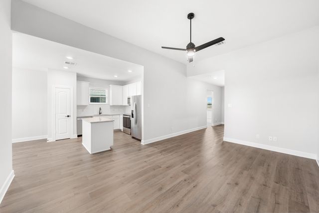 300 Live Oak Lane, Hutchins, TX 75141