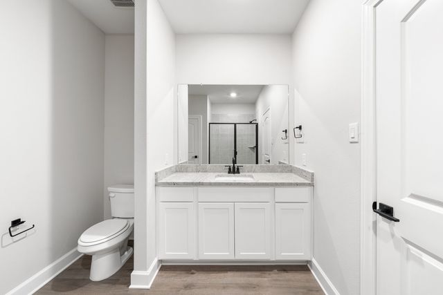 300 Live Oak Lane, Hutchins, TX 75141