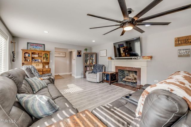 428 High Ridge Road, Kingsport, TN 37660