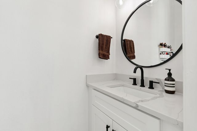 2100 N Fitzhugh Avenue D, Dallas, TX 75204