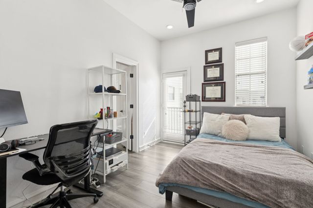 2100 N Fitzhugh Avenue D, Dallas, TX 75204