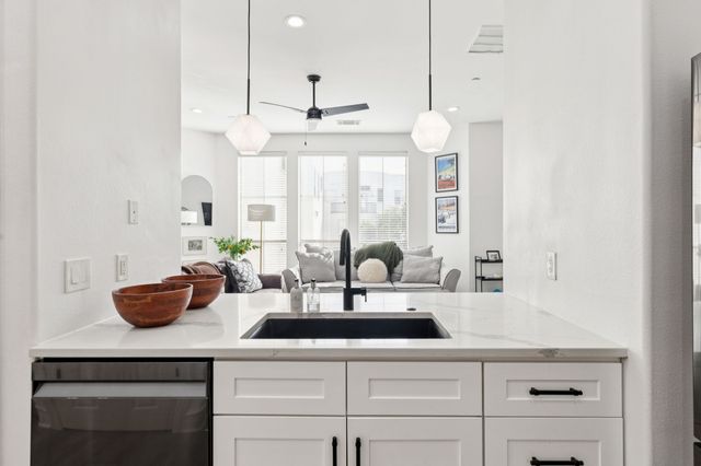 2100 N Fitzhugh Avenue D, Dallas, TX 75204