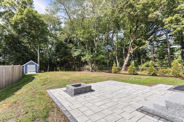 101 High St, Norwell, MA 02061