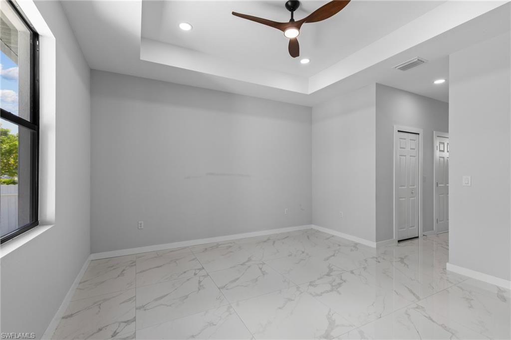 Image 14 of property listing at 3921 NW 40th LN, Cape Coral, FL 33993