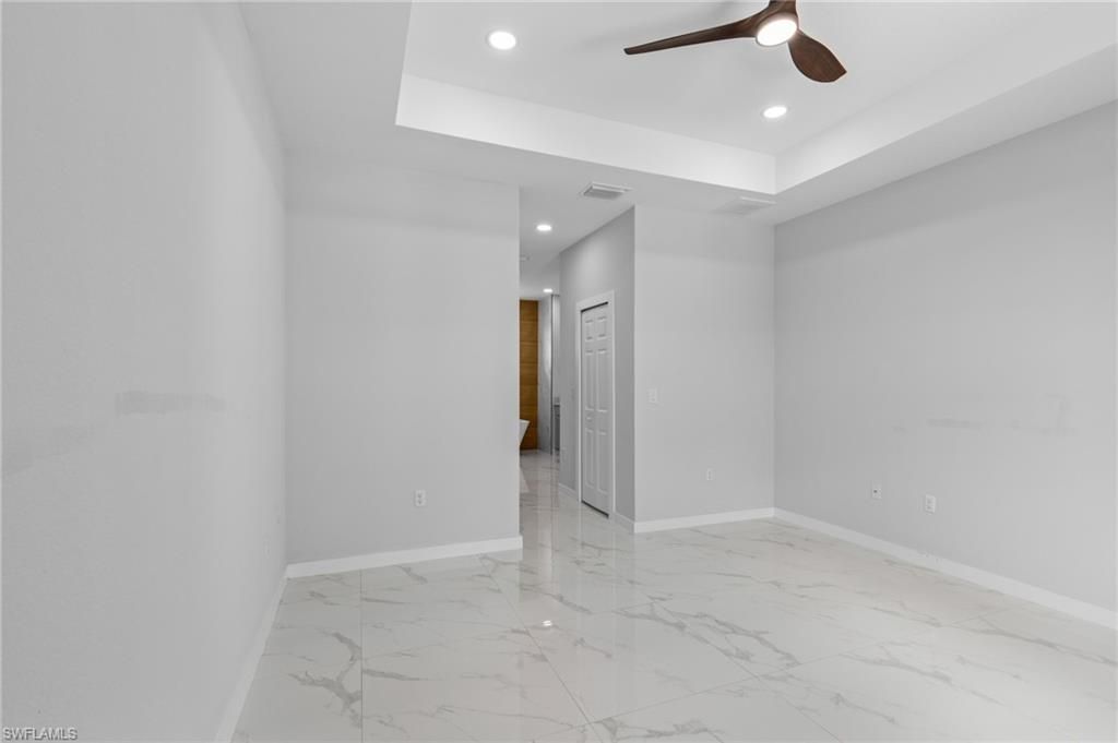 Image 15 of property listing at 3921 NW 40th LN, Cape Coral, FL 33993