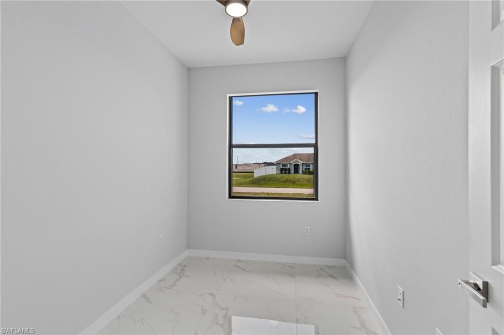 Image 27 of property listing at 3921 NW 40th LN, Cape Coral, FL 33993