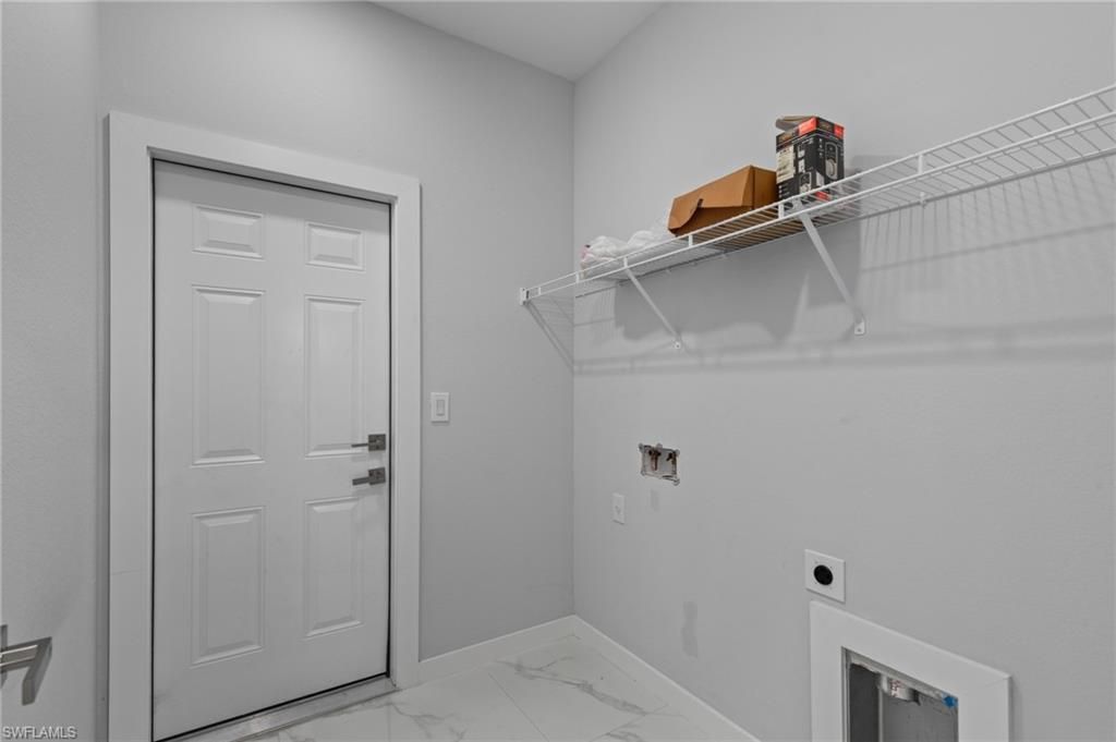Image 28 of property listing at 3921 NW 40th LN, Cape Coral, FL 33993