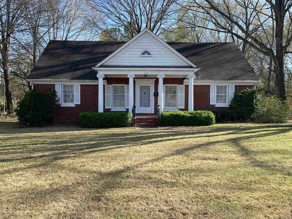 319 E POPLAR AVE, Collierville, TN 38017