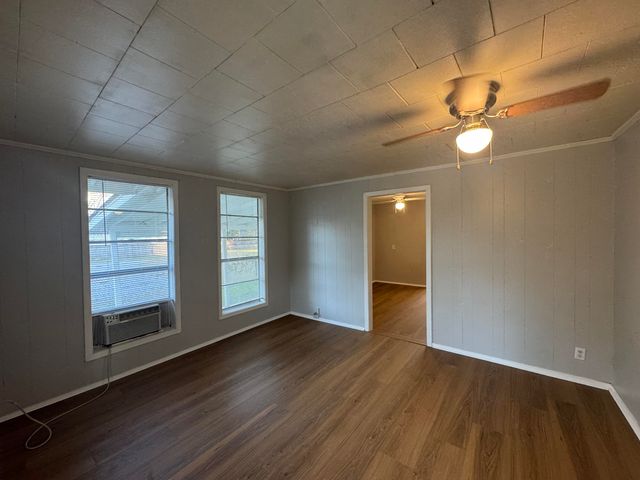 713 Royal St., Columbia, MS 39429