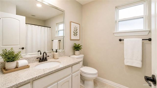 1900 Ozark Avenue, Mcallen, TX 78504