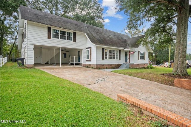 705 Chestnut Street, Summit, MS 39666