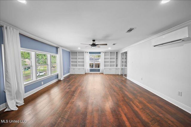 705 Chestnut Street, Summit, MS 39666