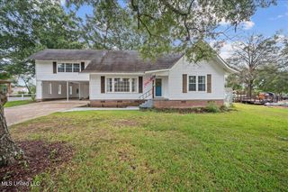 705 Chestnut Street, Summit, MS 39666