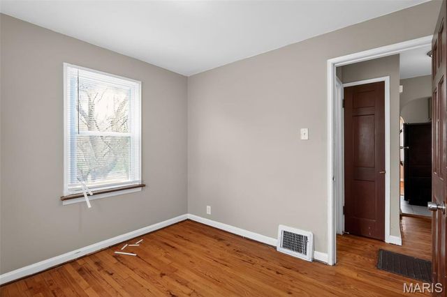 7805 Utica Drive, St Louis, MO 63133