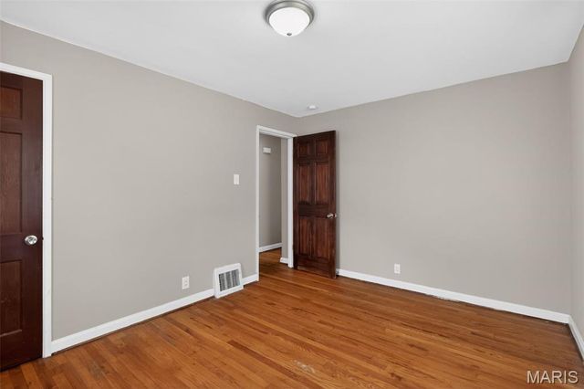 7805 Utica Drive, St Louis, MO 63133