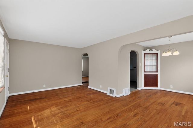 7805 Utica Drive, St Louis, MO 63133