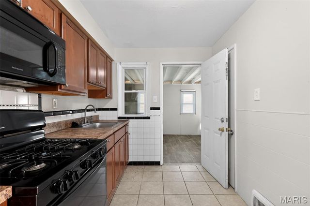 7805 Utica Drive, St Louis, MO 63133