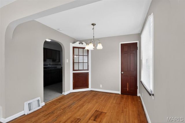 7805 Utica Drive, St Louis, MO 63133