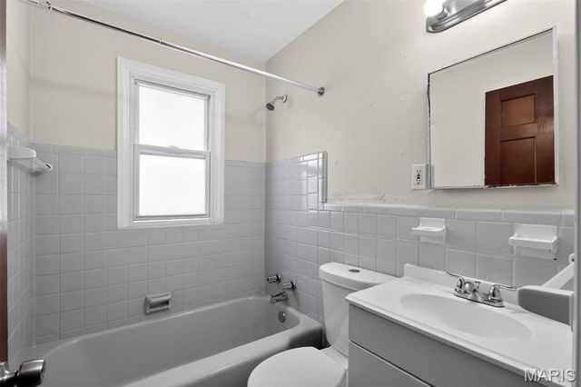 7805 Utica Drive, St Louis, MO 63133