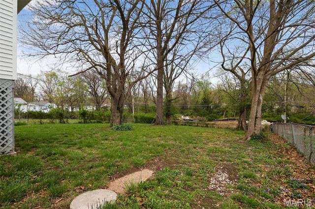 7805 Utica Drive, St Louis, MO 63133