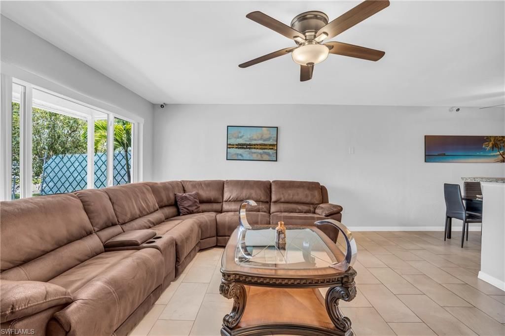 883 Coconut CIR E, NAPLES, FL 34104 — photo 3
