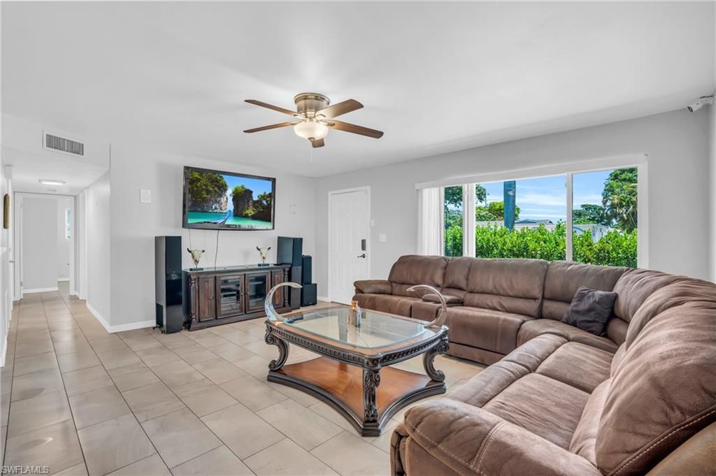883 Coconut CIR E, NAPLES, FL 34104 — photo 4