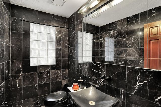 8426 Carefree Circle, Indianapolis, IN 46236