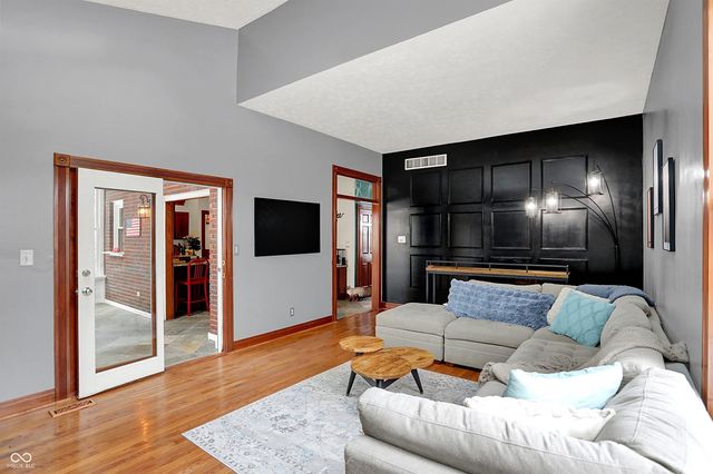 8426 Carefree Circle, Indianapolis, IN 46236