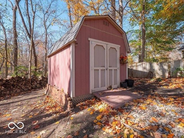 8426 Carefree Circle, Indianapolis, IN 46236