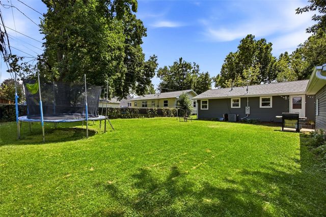 2200 17TH AVE, Marion, IA 52302