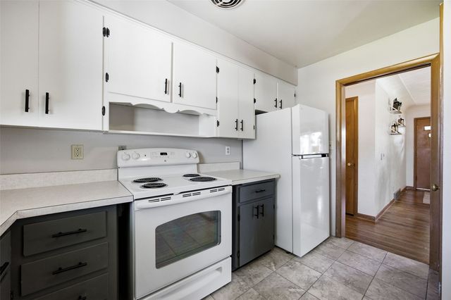 2200 17TH AVE, Marion, IA 52302