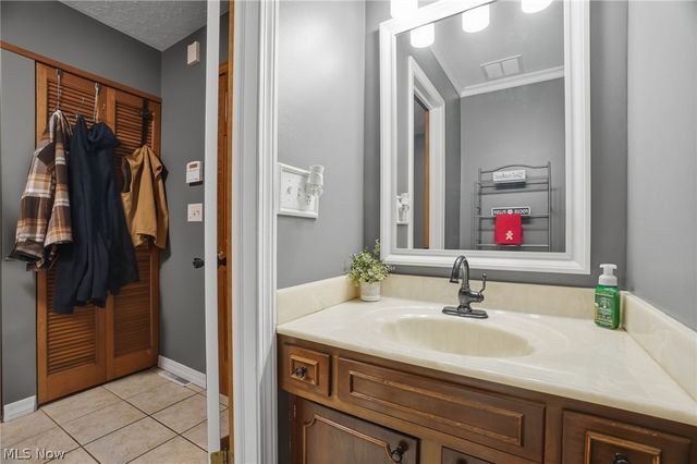 4001 Carpenter Road, Ashtabula, OH 44004