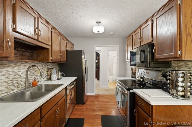 9404 Hunters Ridge Drive, Georgetown, IN 47122