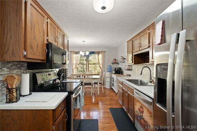 9404 Hunters Ridge Drive, Georgetown, IN 47122