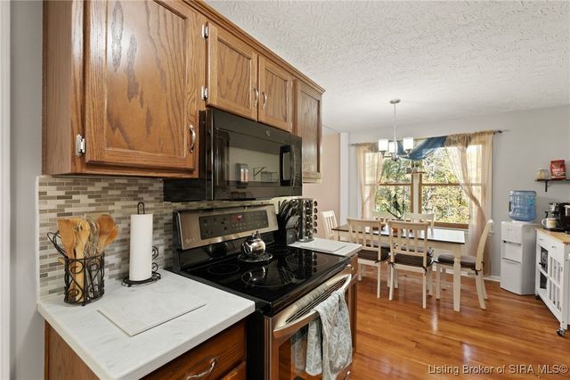 9404 Hunters Ridge Drive, Georgetown, IN 47122