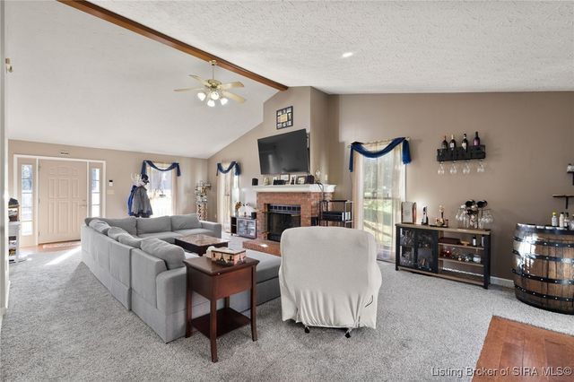 9404 Hunters Ridge Drive, Georgetown, IN 47122