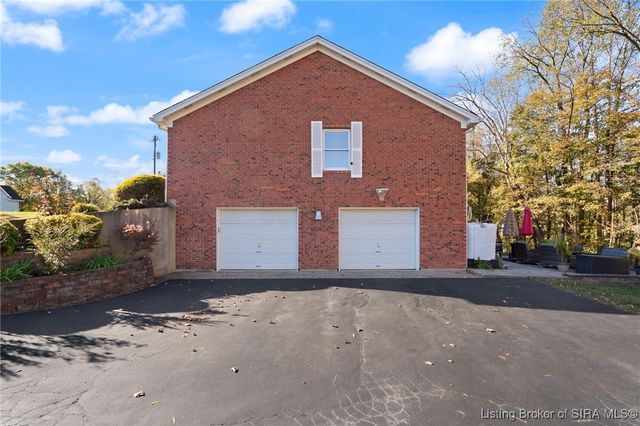 9404 Hunters Ridge Drive, Georgetown, IN 47122