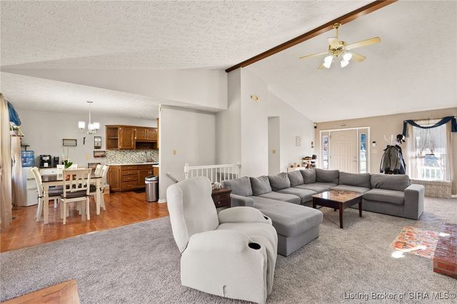 9404 Hunters Ridge Drive, Georgetown, IN 47122